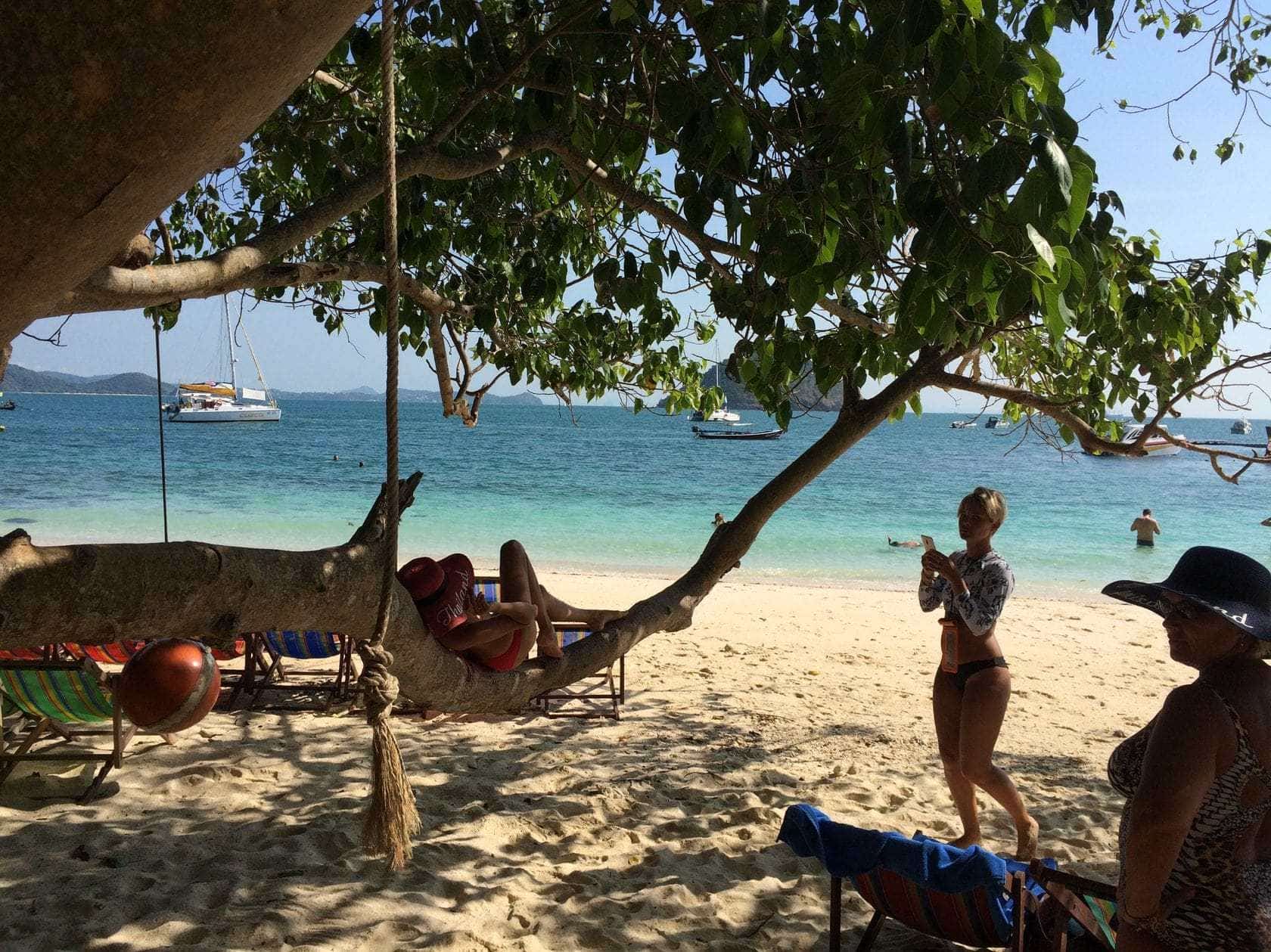 плавать просто на бали