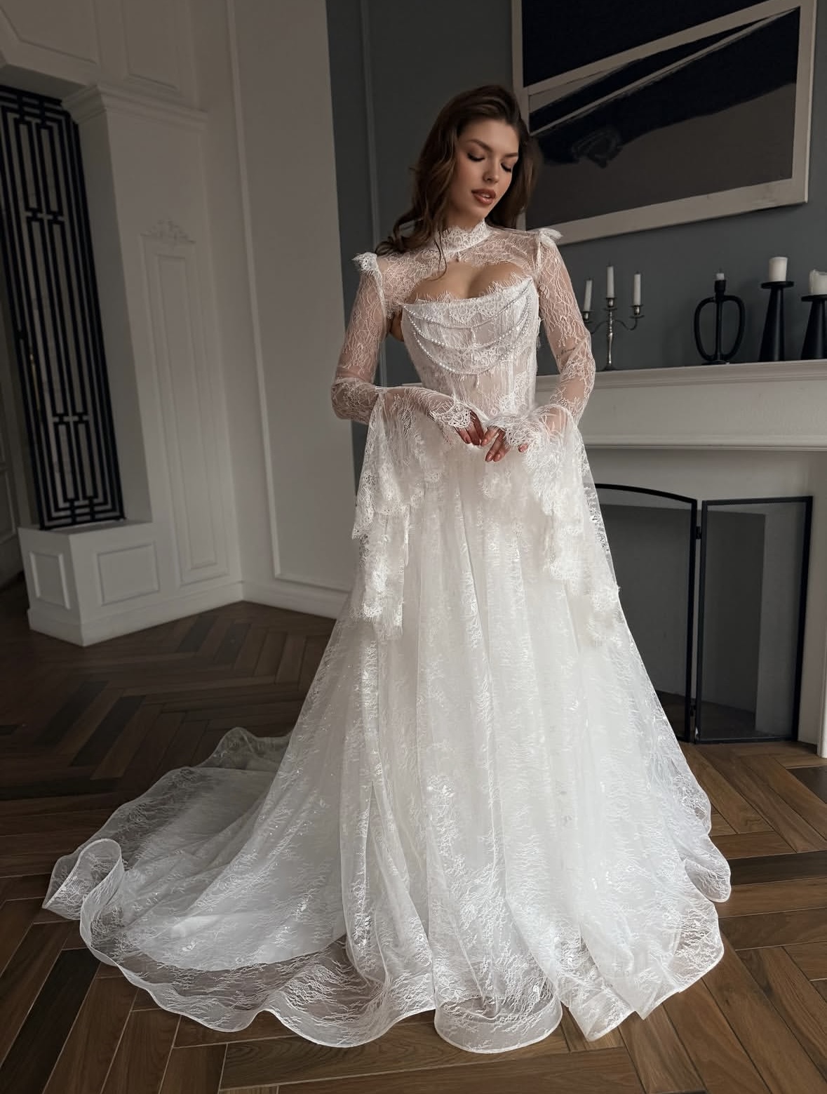 кружевное свадебное платье с рукавами клеш