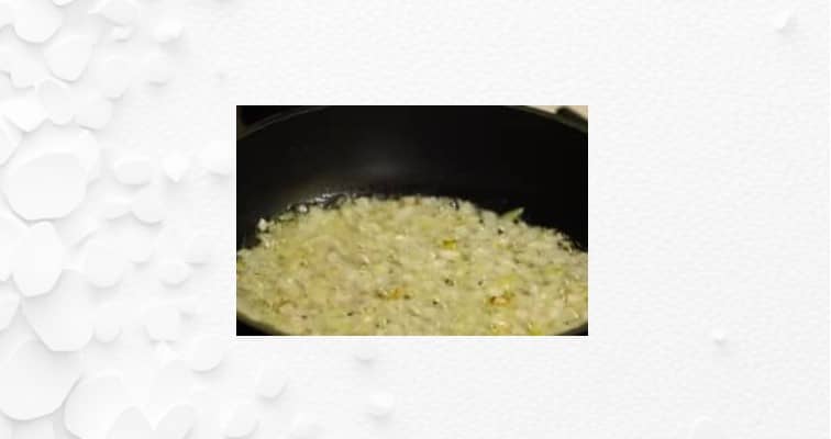 Приготовление капустных котлет с манкой и яйцом на сковороде: шаг 3