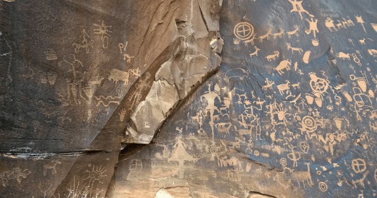Наскальная живопись Петроглифы Ньюспейпер-Рок