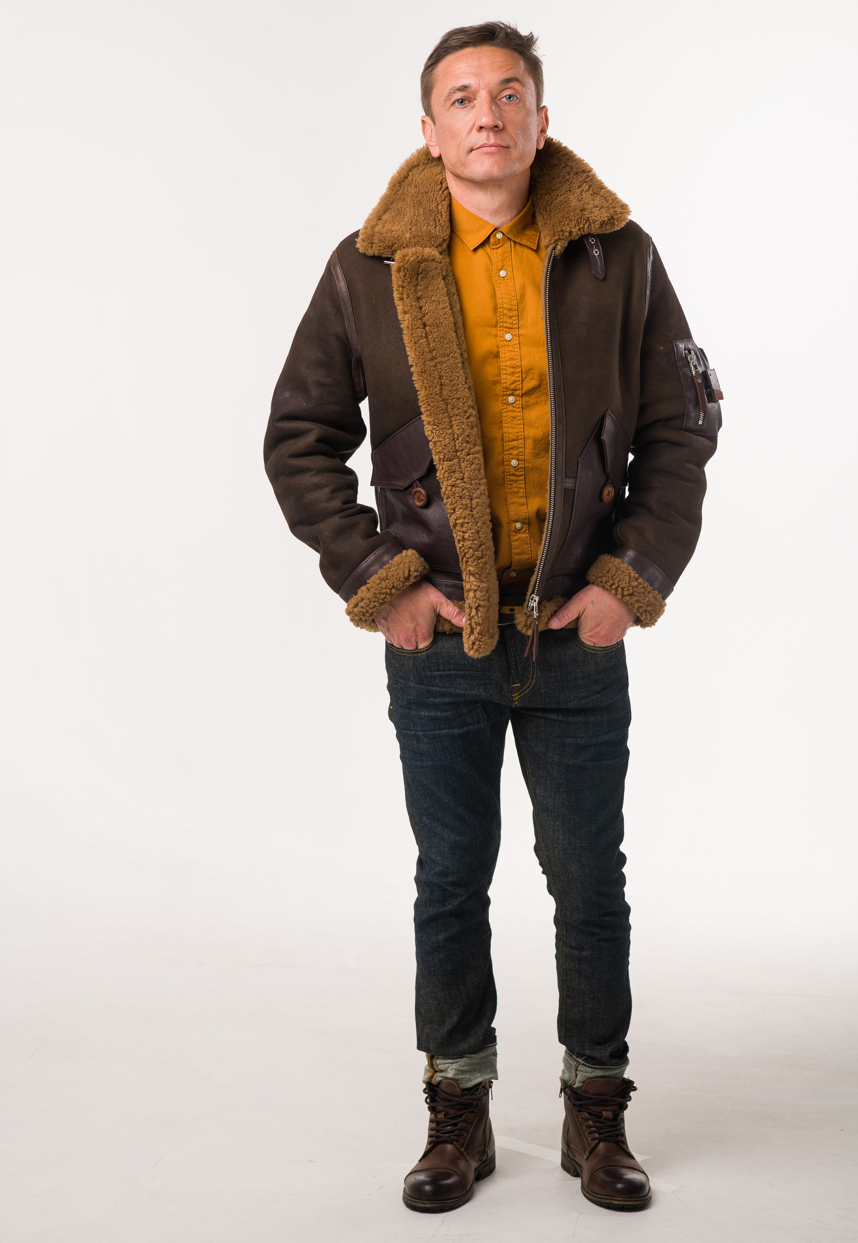 Купить мужскую короткую дублёнку Авиатор из натуральной овчины