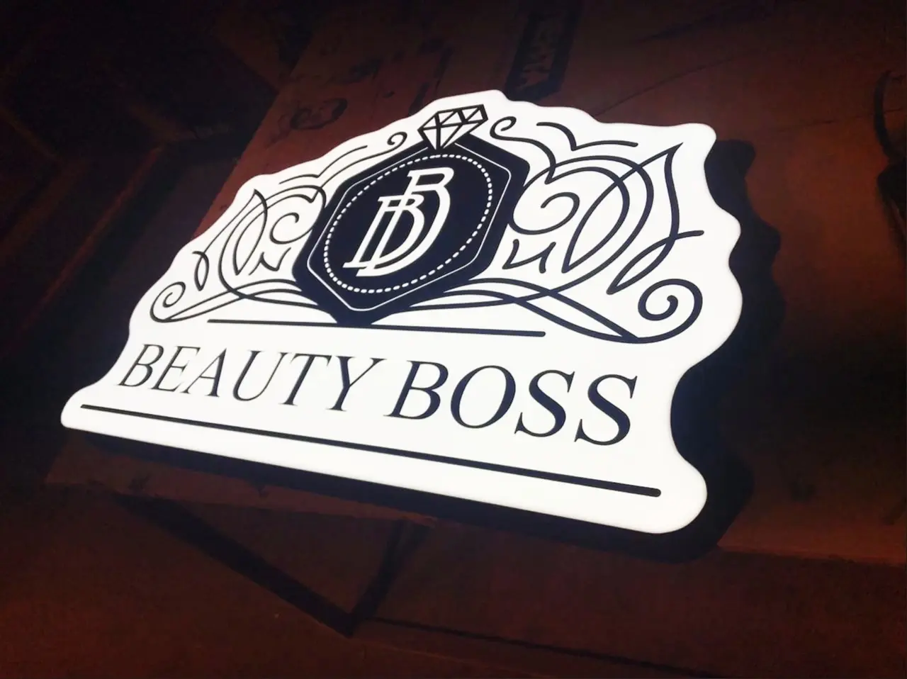 Фигурный световой короб Beauty Boss