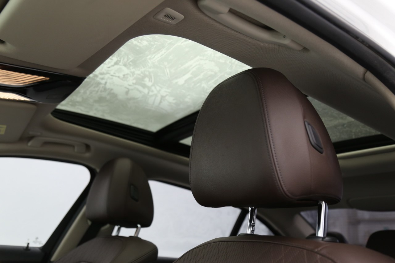 BMW 3 Series 320Li (Long)