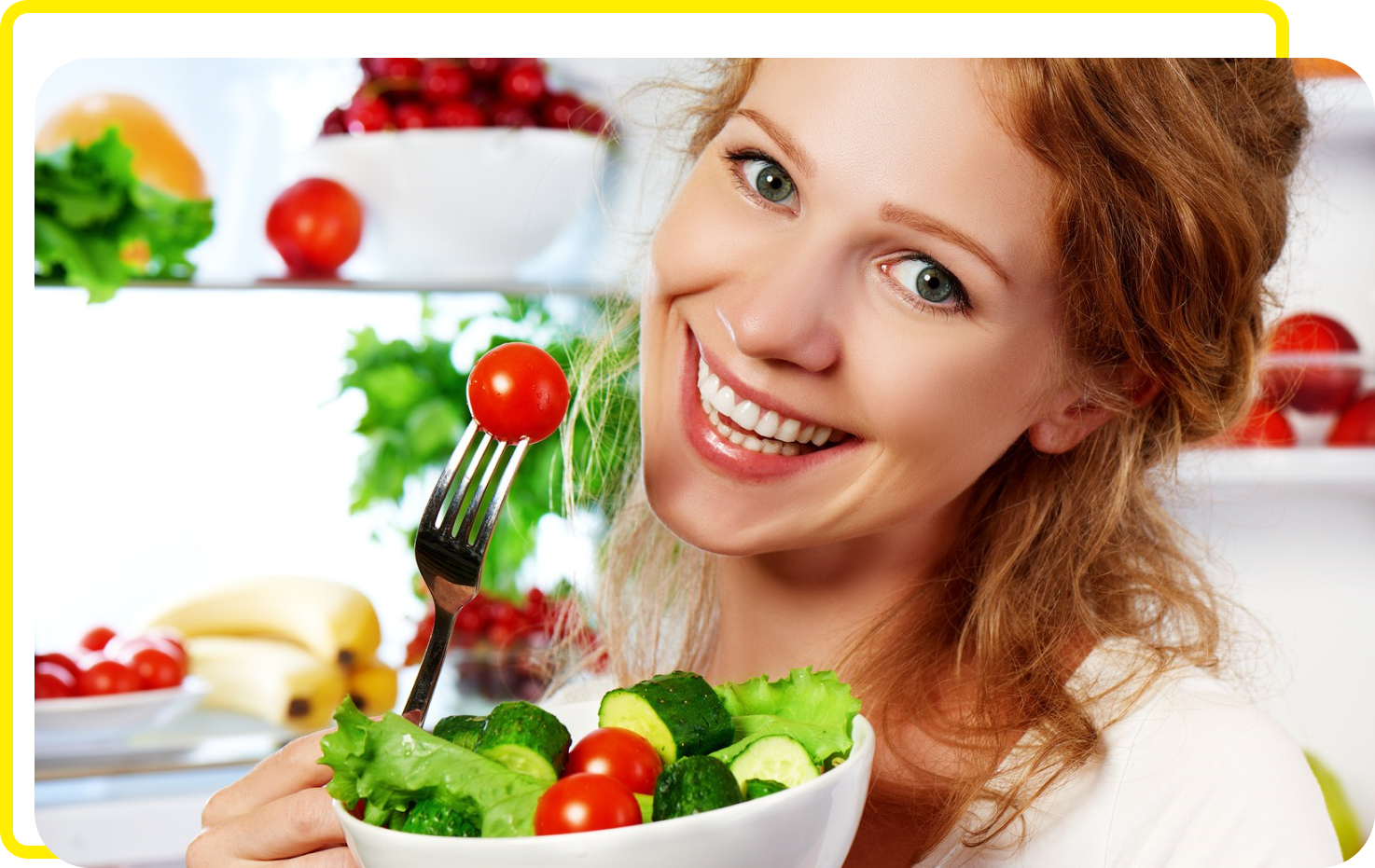 Человек ест овощи. Здоровое питание женщина. Человек с едой. Девушка с салатом.