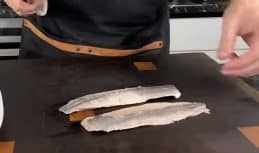 Приготовление форшмака из селедки с яблоком: шаг 1