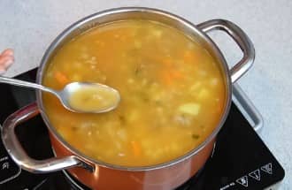 Приготовление «Ленинградского» рассольника с перловкой: шаг 14