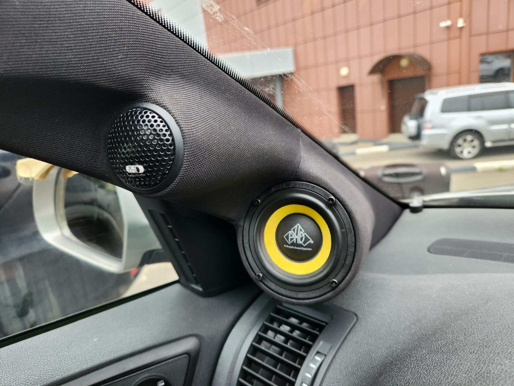 установка автозвука шкода октавия а5
