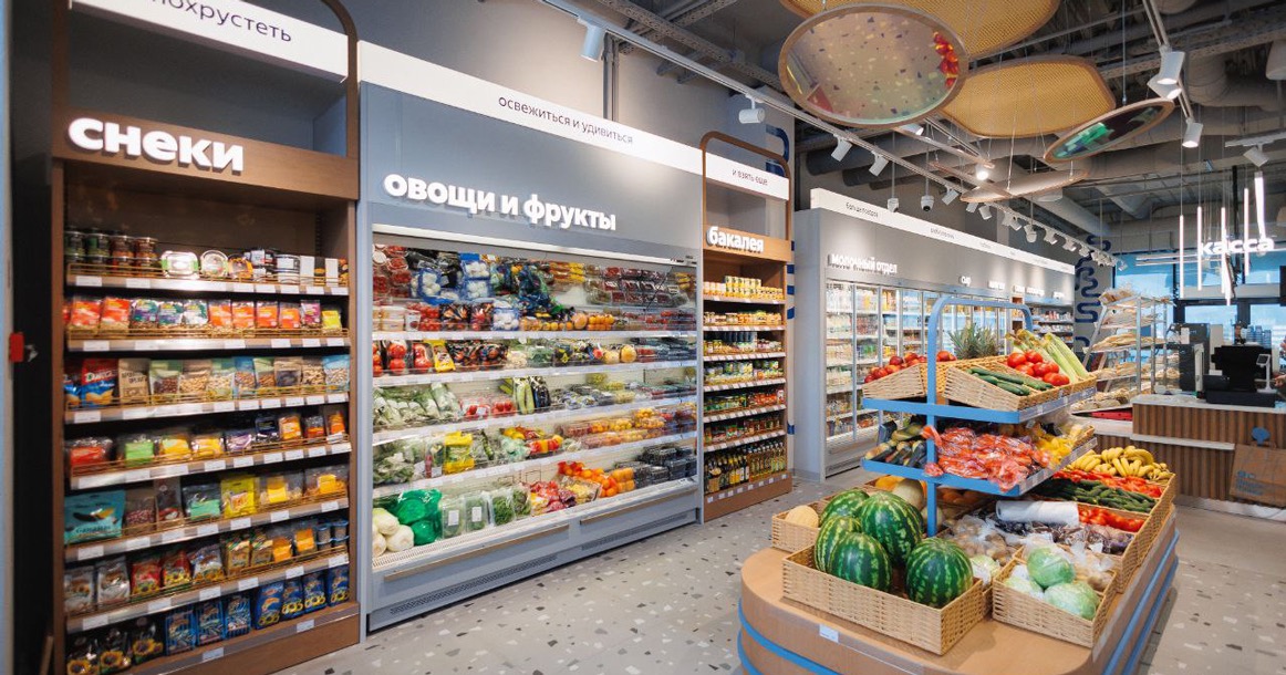 Мебель для магазина у дома в Калининграде