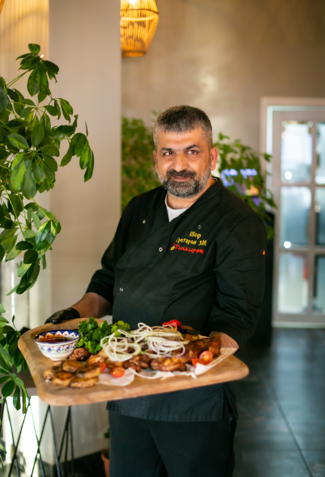 Гости наслаждаются атмосферой кафе