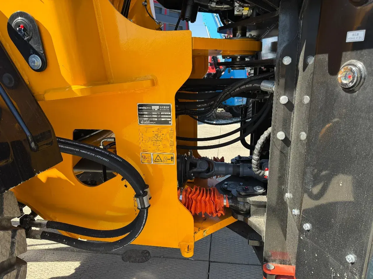 Фронтальный погрузчик LONKING LG 855GB