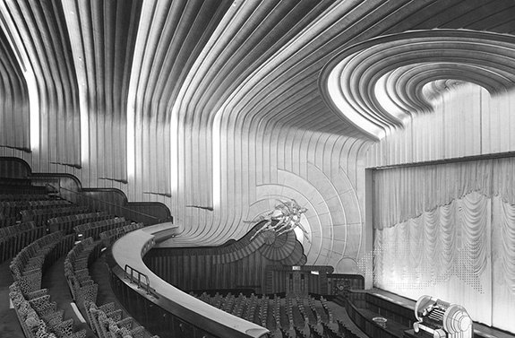 интерьер в стиле ар деко в кинотеатре Odeon