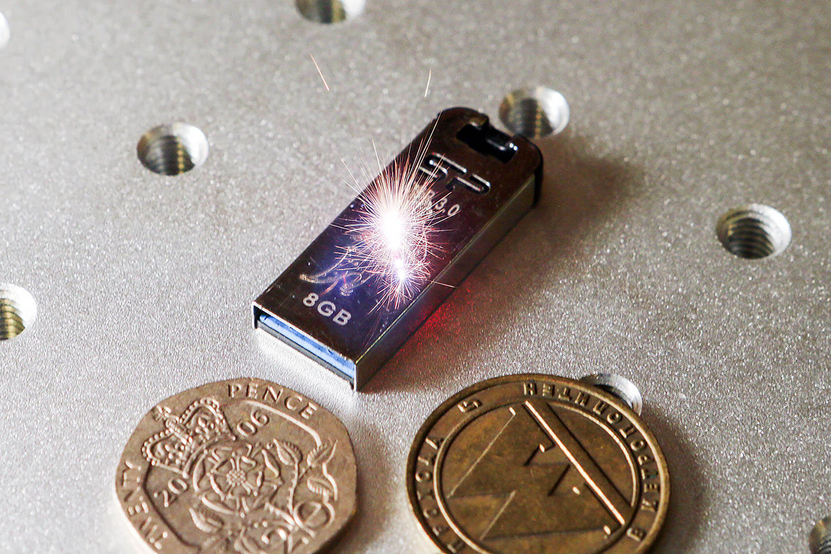 гравировка волоконный. лазерная гравировка на нержавейке. гравировка волоконный. лазерный гравировка 30ka. станок для лазерной гравировки по металлу.