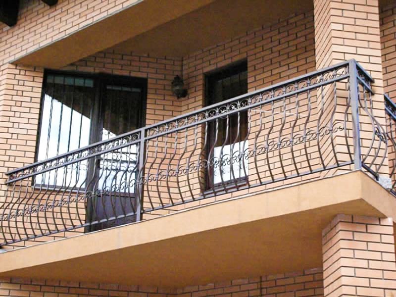 Для углового балкона