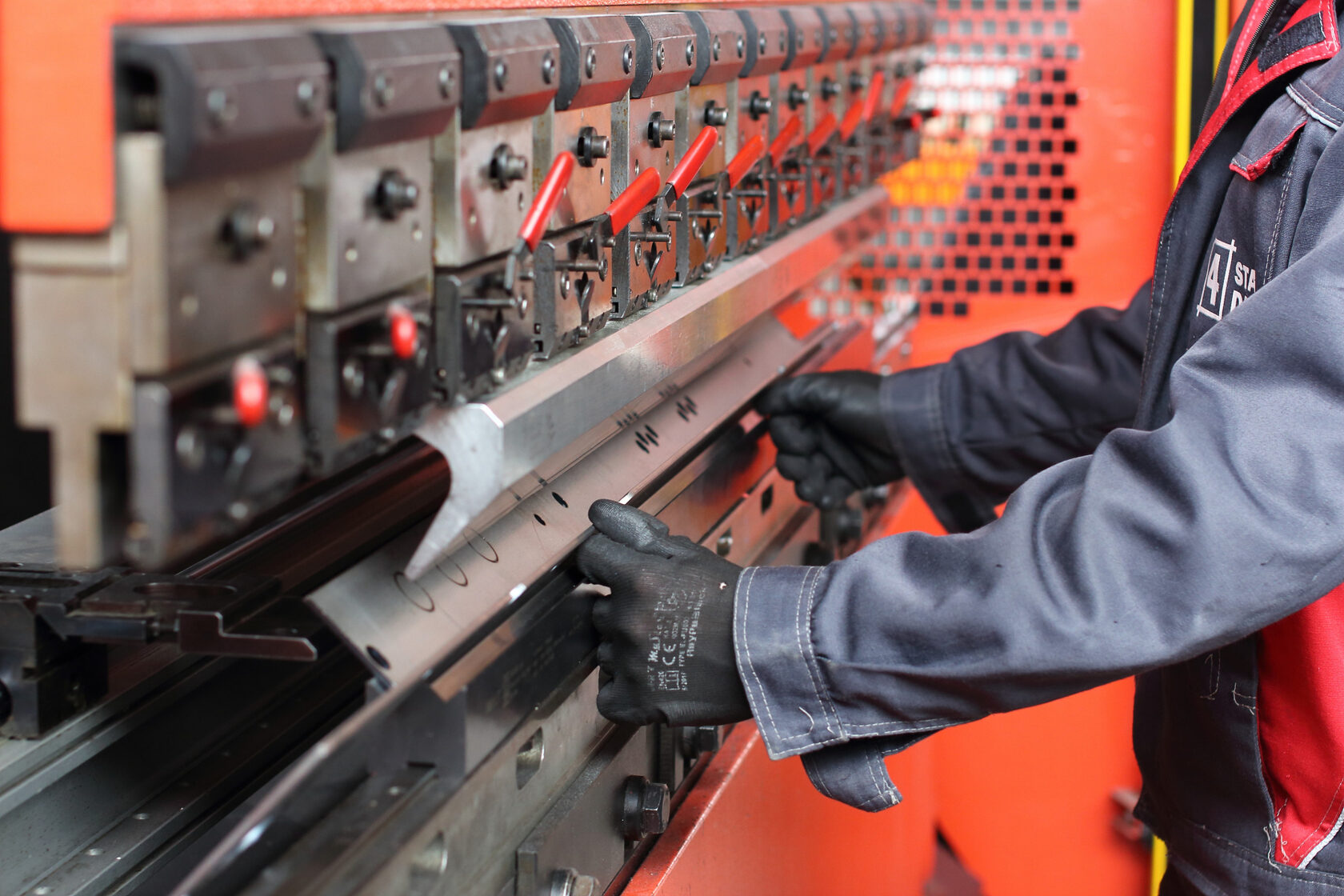 Гибка листового металла