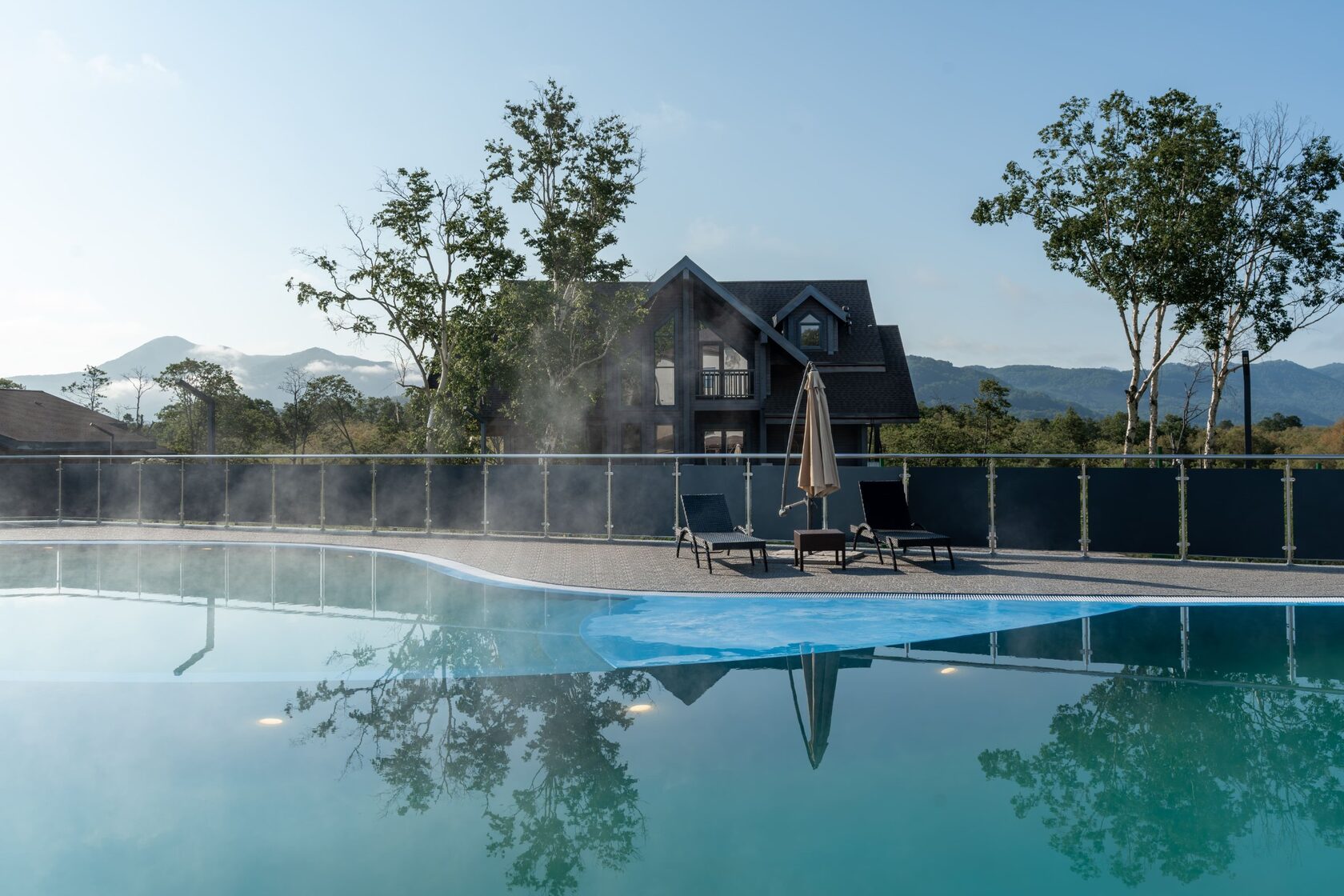 Термальный бассейн отеля Kamchatka Chalet