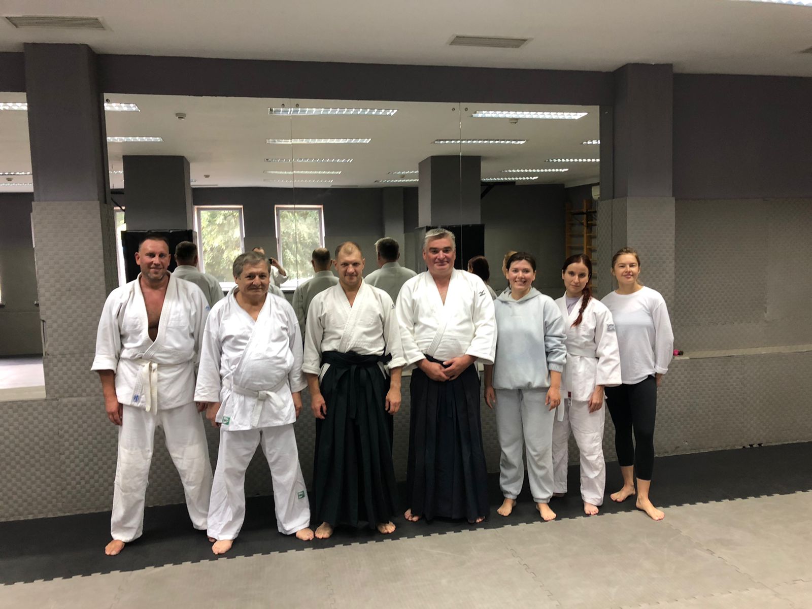 Группа учеников школы Aikido Sunday
