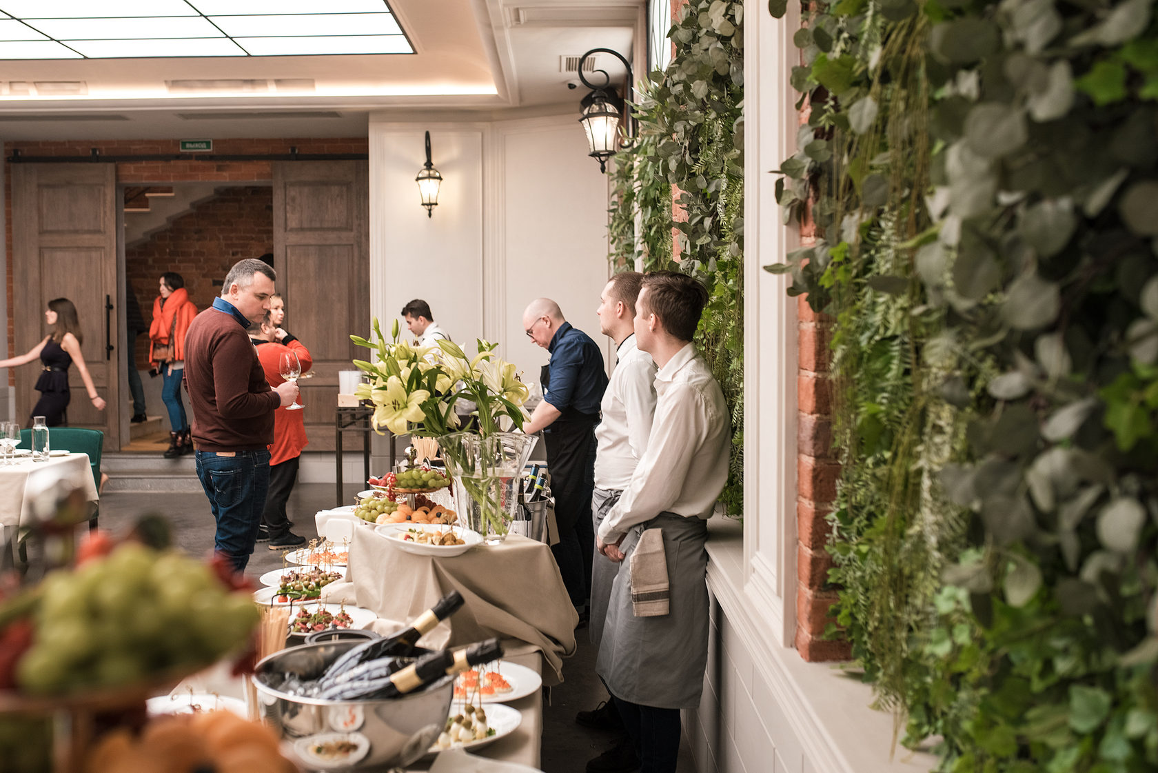 Wine dine. Локалита бар СПБ. Локалита ресторан СПБ. Сабонис ресторан СПБ. Вайн энд дайн СПБ ресторан.