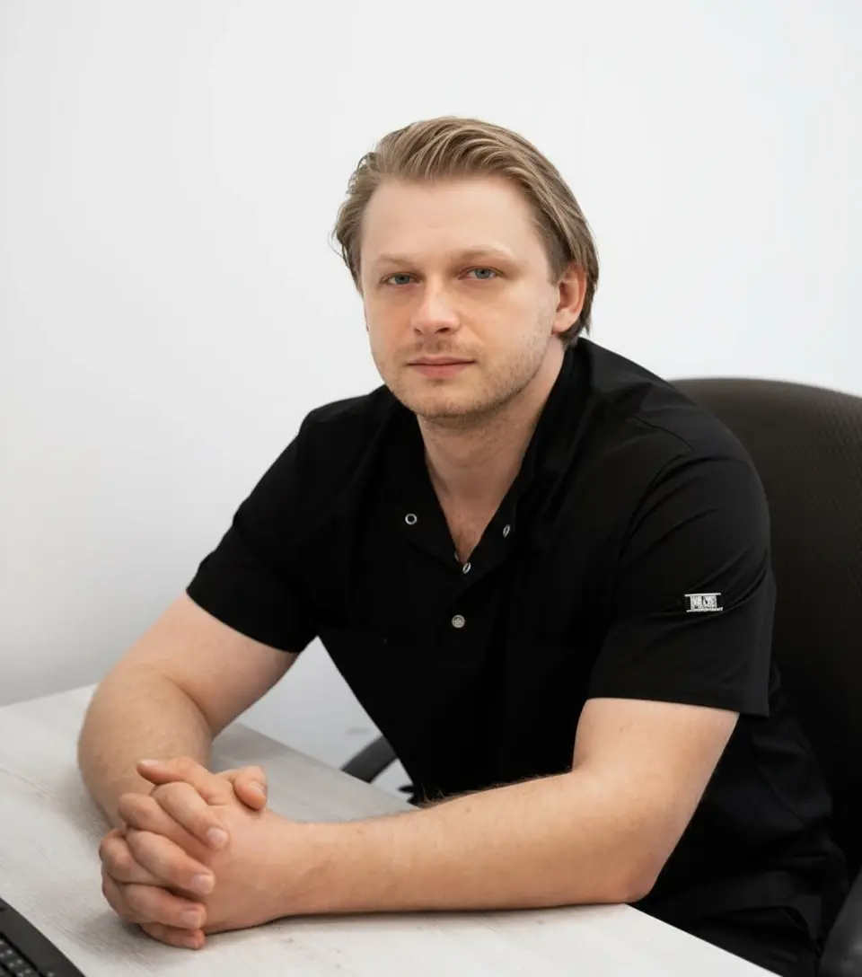 Ермолаев Антон Владимирович — стоматолог-хирург, имплантолог