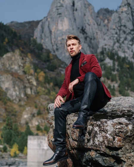 Ведущий публичных мероприятий Никита Анисимов