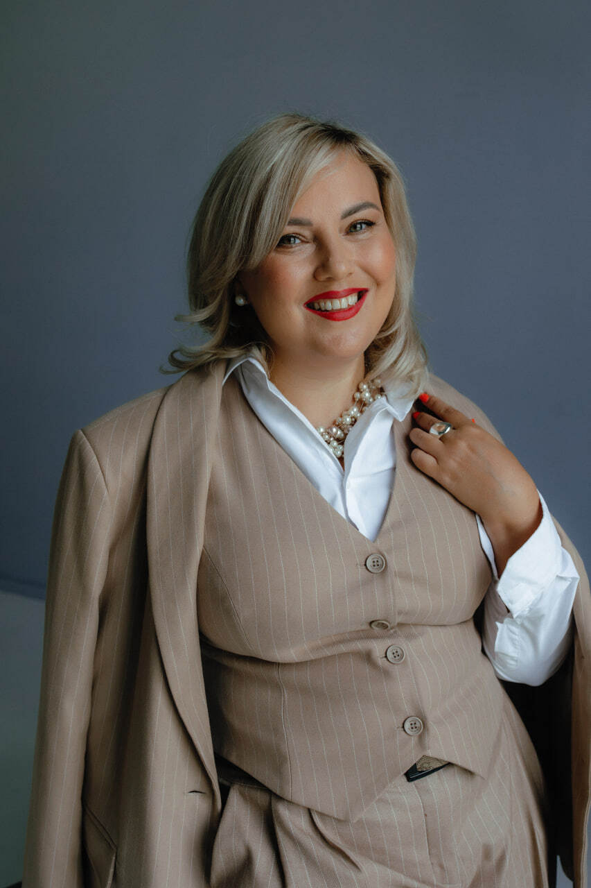 Елена Долгова