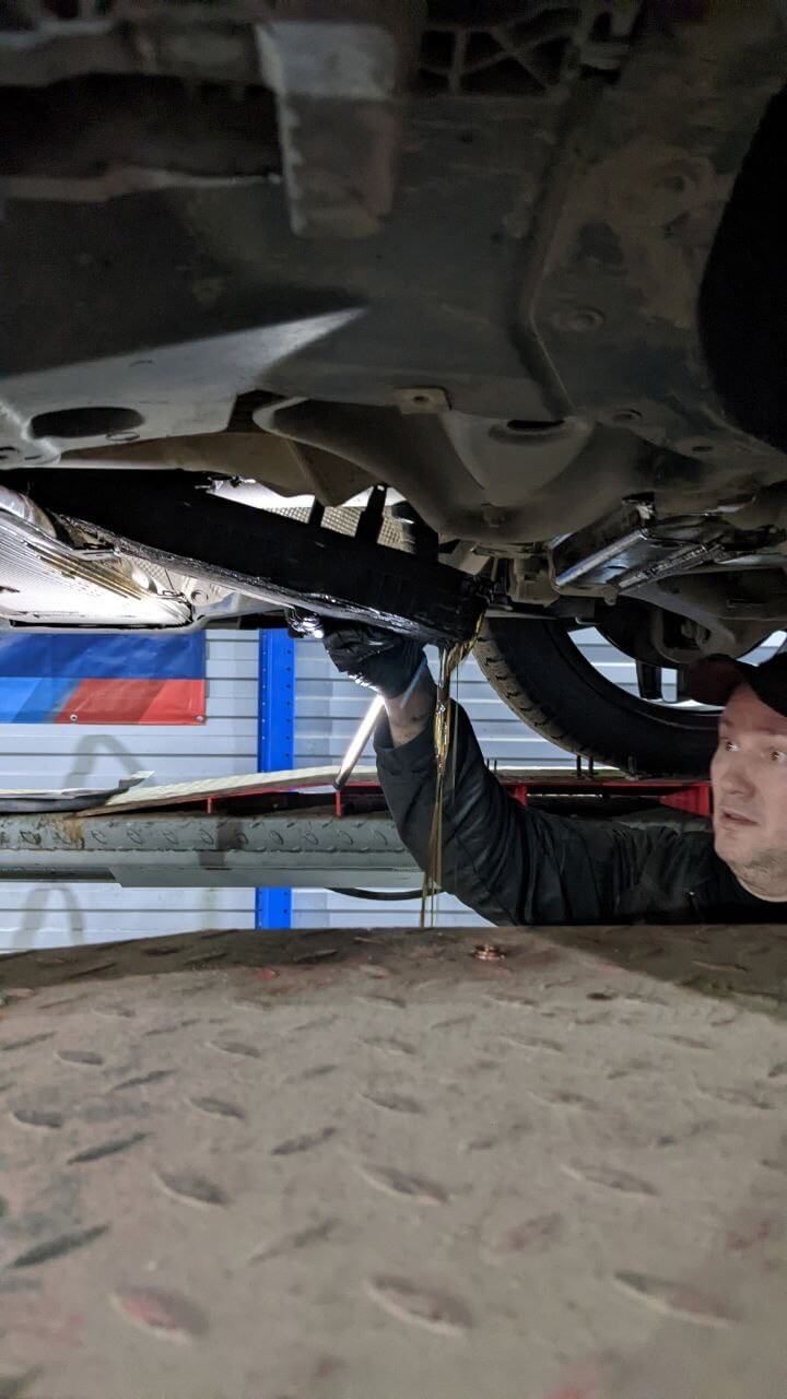 Снятый поддон АКПП Mercedes GLS