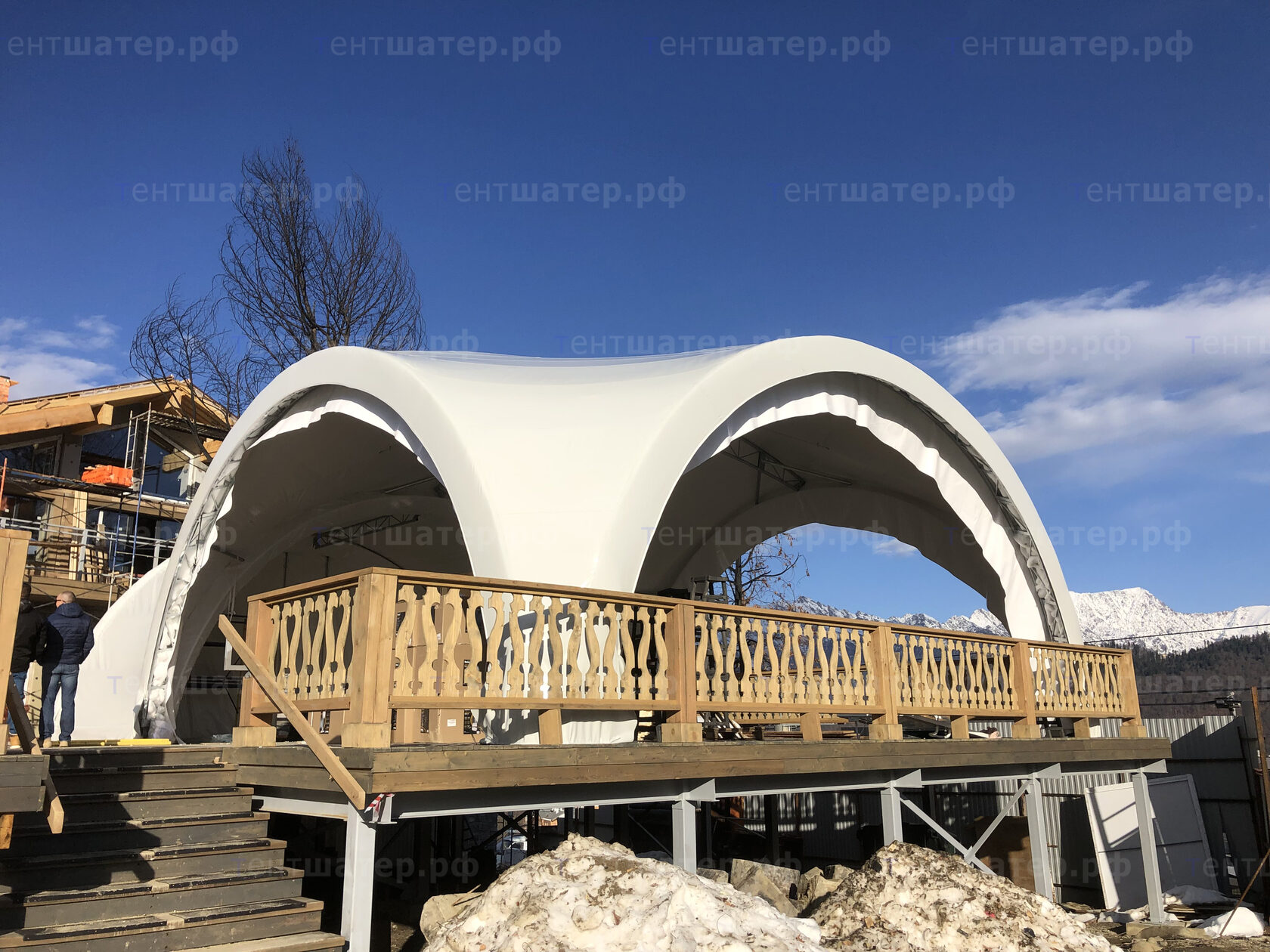 Арочный шатёр 10×15 м на курорте Роза Хутор — требует ли конструкция ручной очистки от снега?