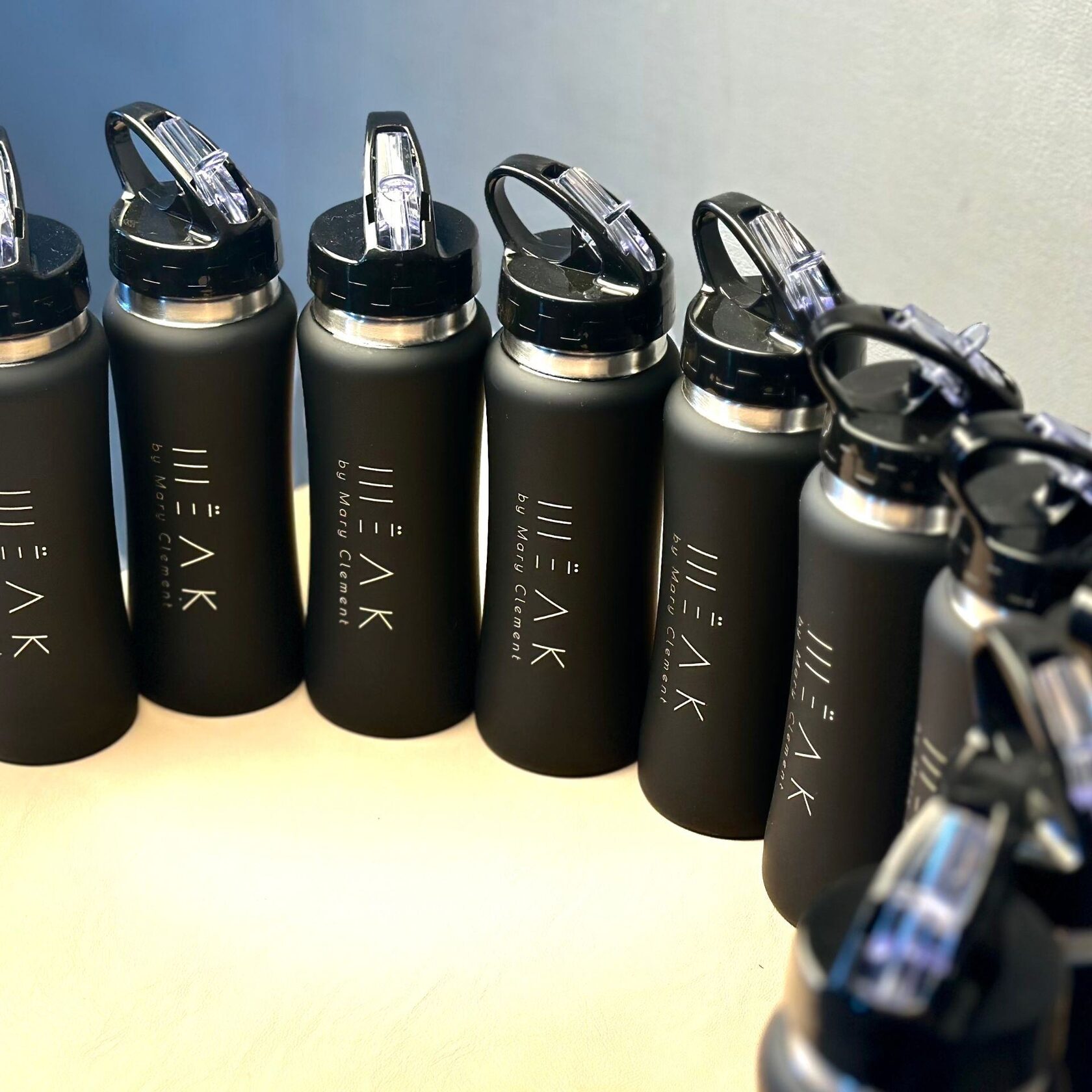 Индивидуальная гравировка на партии термокружек с логотипом, Киров – StekloWood