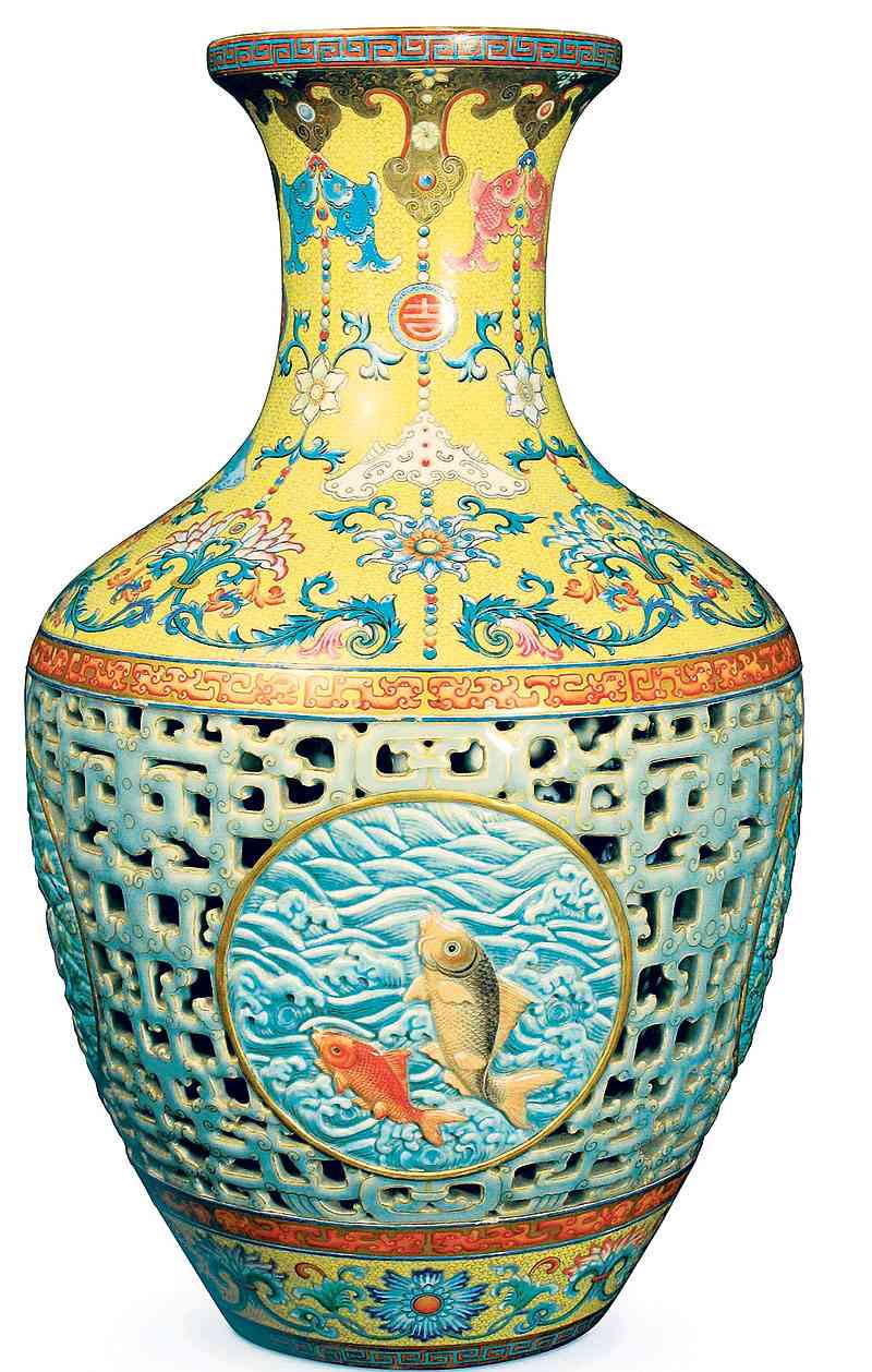 https://antiqueland.ru/userfiles/Pinner-Qing-Dynasty-Vase.jpg