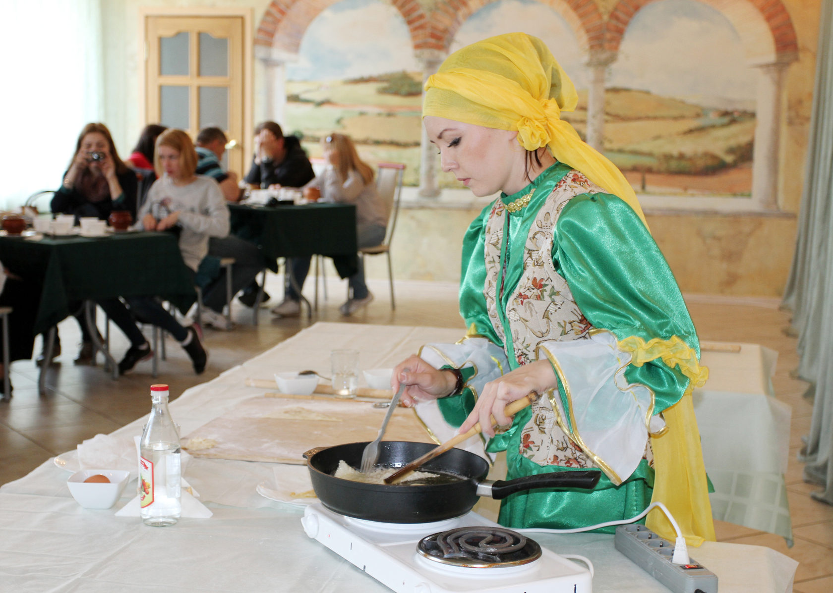 Посетители татарской кухни