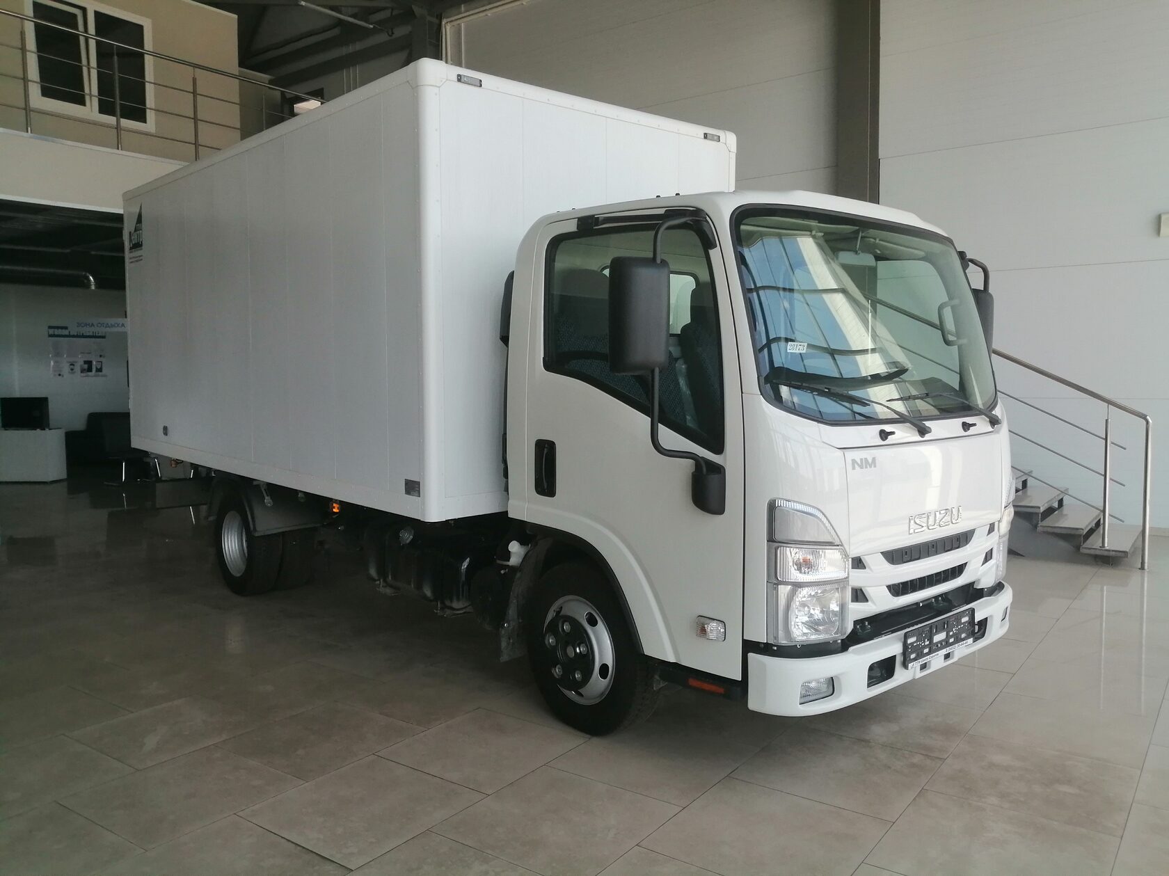 Isuzu nmr 85h