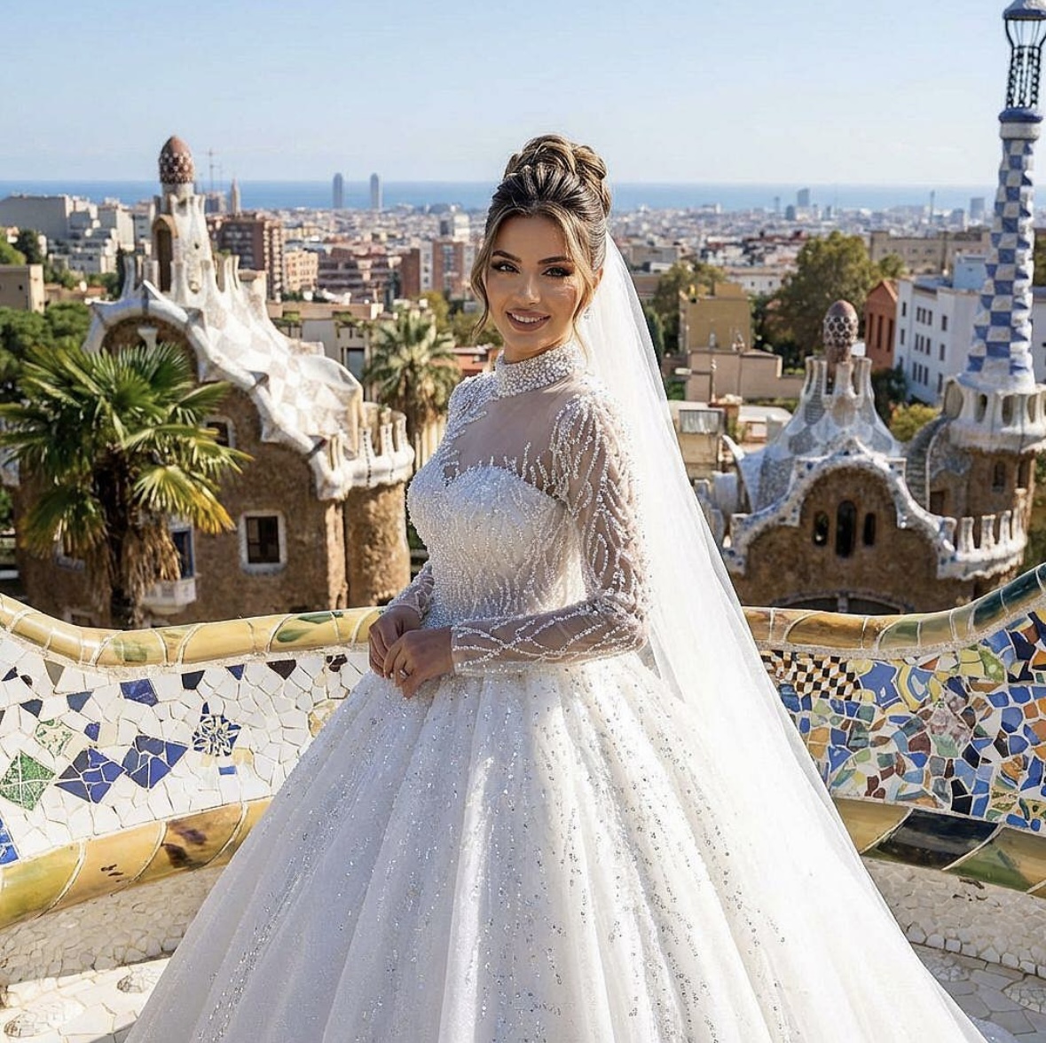 свадебное платье со шлейфом и длинными рукавами