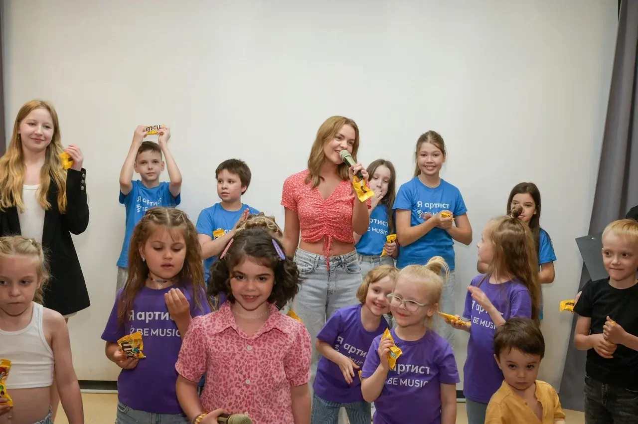 Маленькие дети на занятиях по вокалу в Одинцово