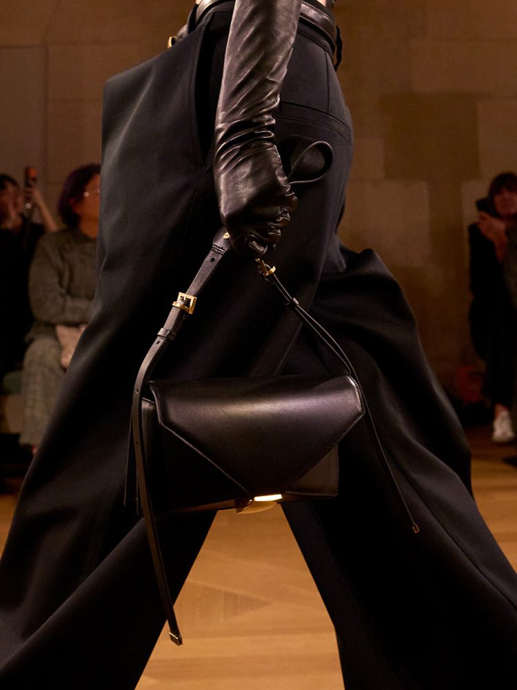 Balenciaga Весна 2026 Сумки2