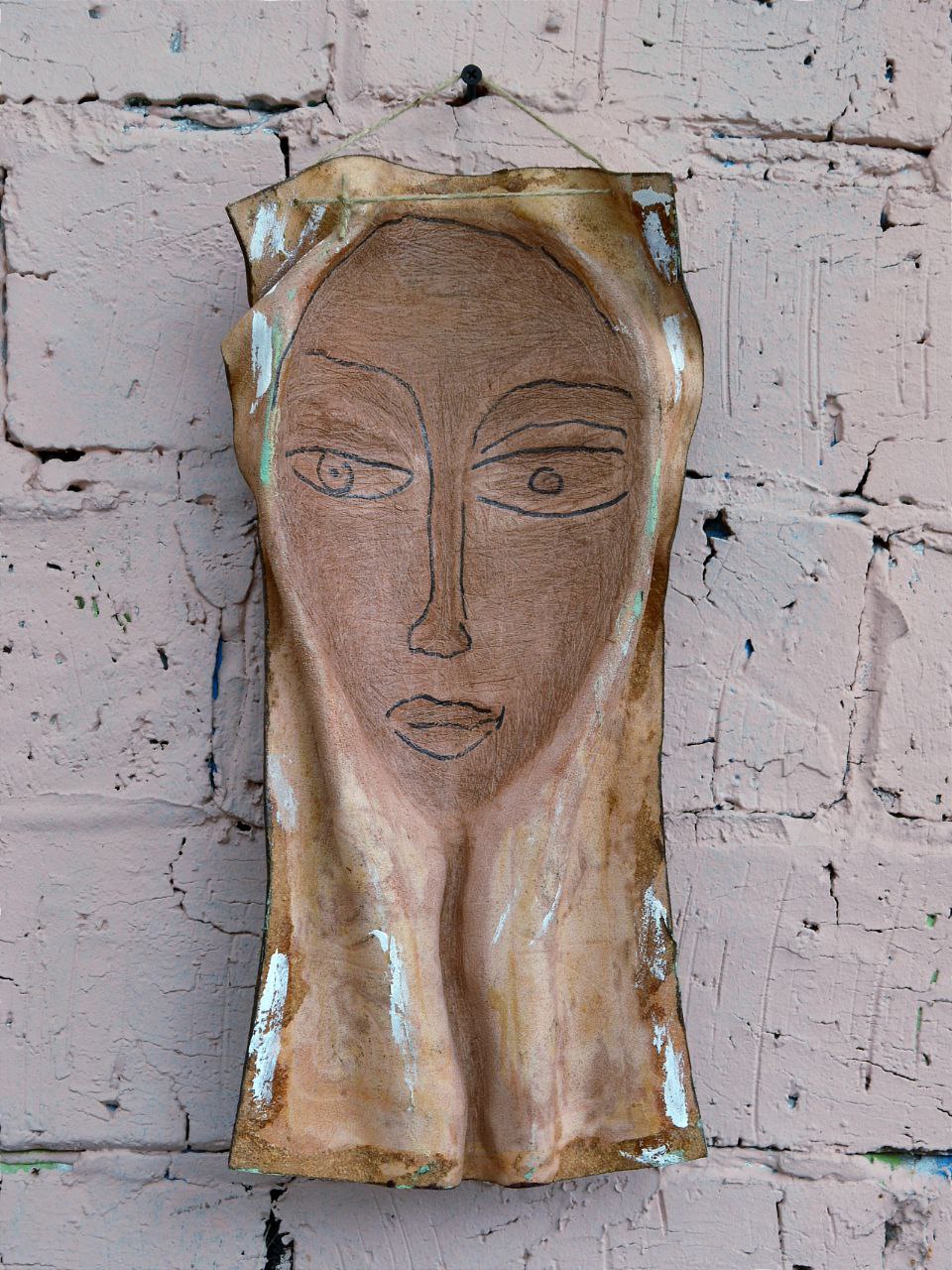 Маска из фактурной кожи настенная А.МузылевЪ &quot;Спиральная полубледность в эктоплазменной пунцовости&quot;