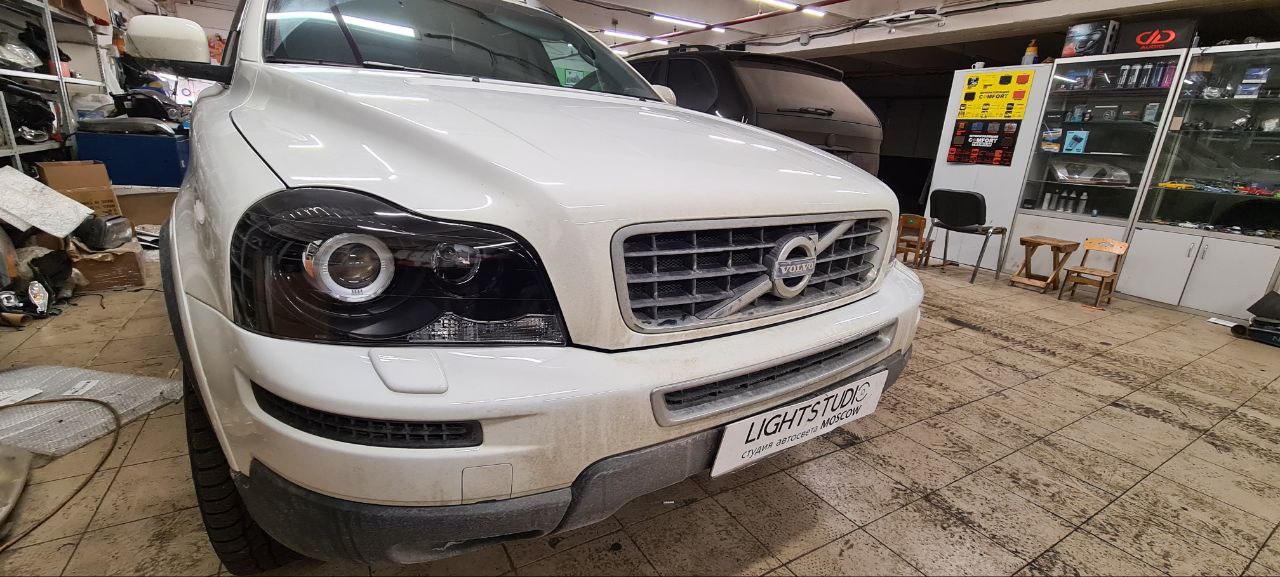 Тюнинг фар Volvo XC90 в Москве. Установка линз, покраска масок фар и ...