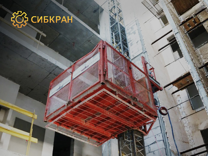 Изготовление и монтаж &quot;под ключ&quot; 0,5-тонного мачтового подъемника (высота мачты 13м) в Красноярске