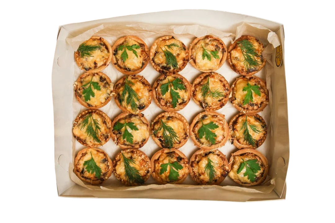 Жульены в тарталетках с курицей и горбушей кейтеринг Сююмбикэ (Сююмбике)