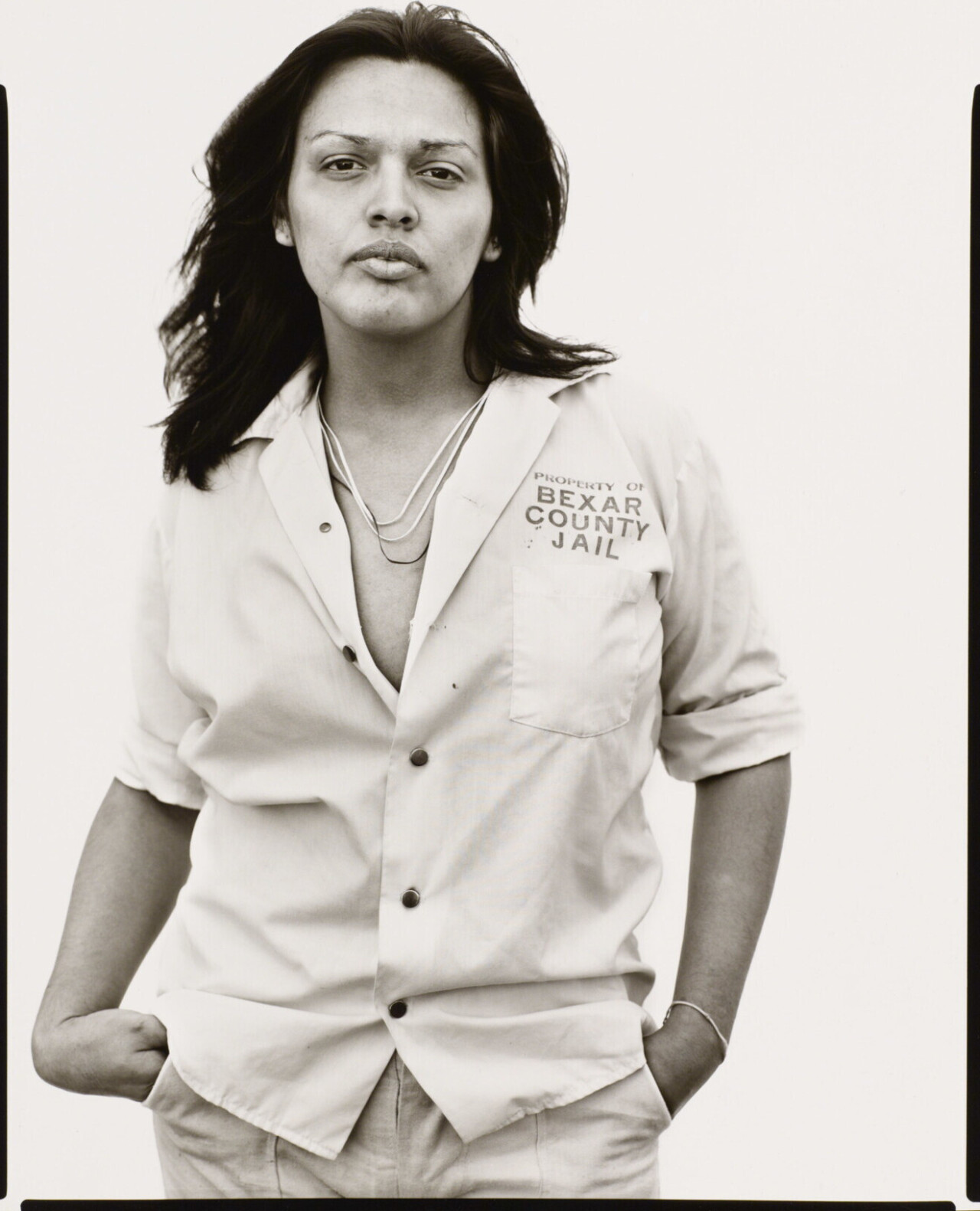 Роберт Гонсалес, заключенная, тюрьма округа Бексар, Сан-Антонио, Техас, 1980 г. Фотограф Ричард Аведон