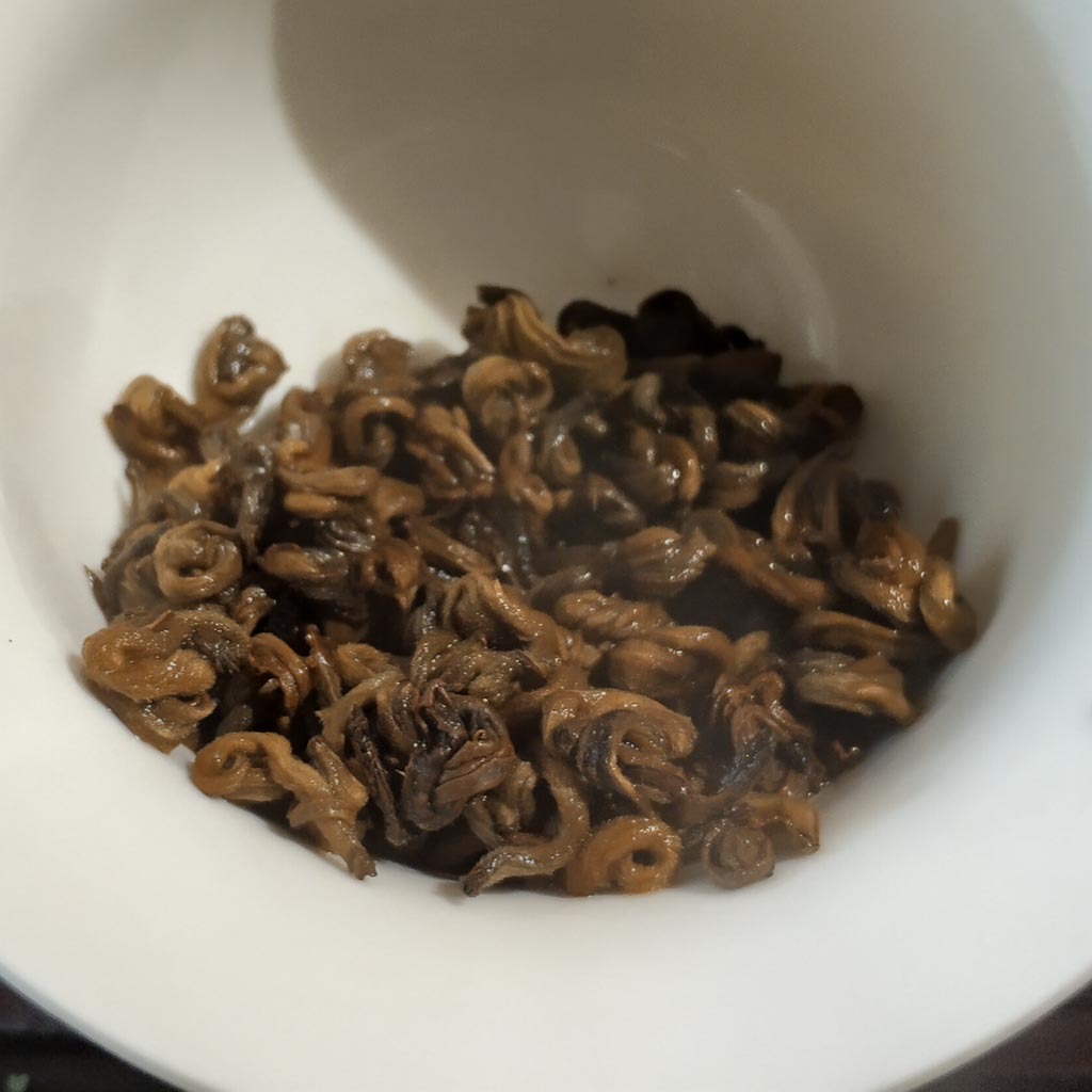 Infused Golden Snail tea leaves