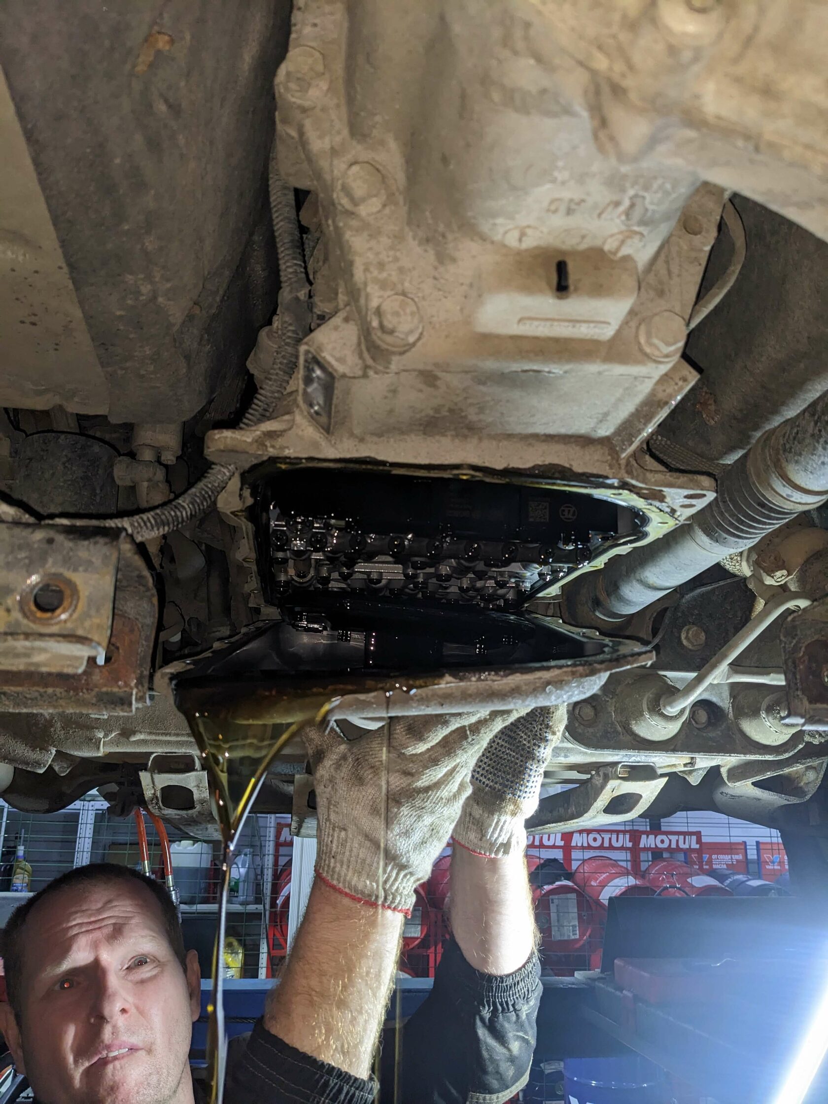 Снятый поддон АКПП