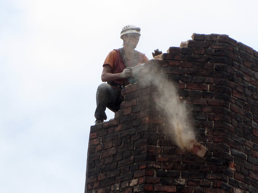 Демонтаж трубы и перекрытия котельной на Московском проспекте ...