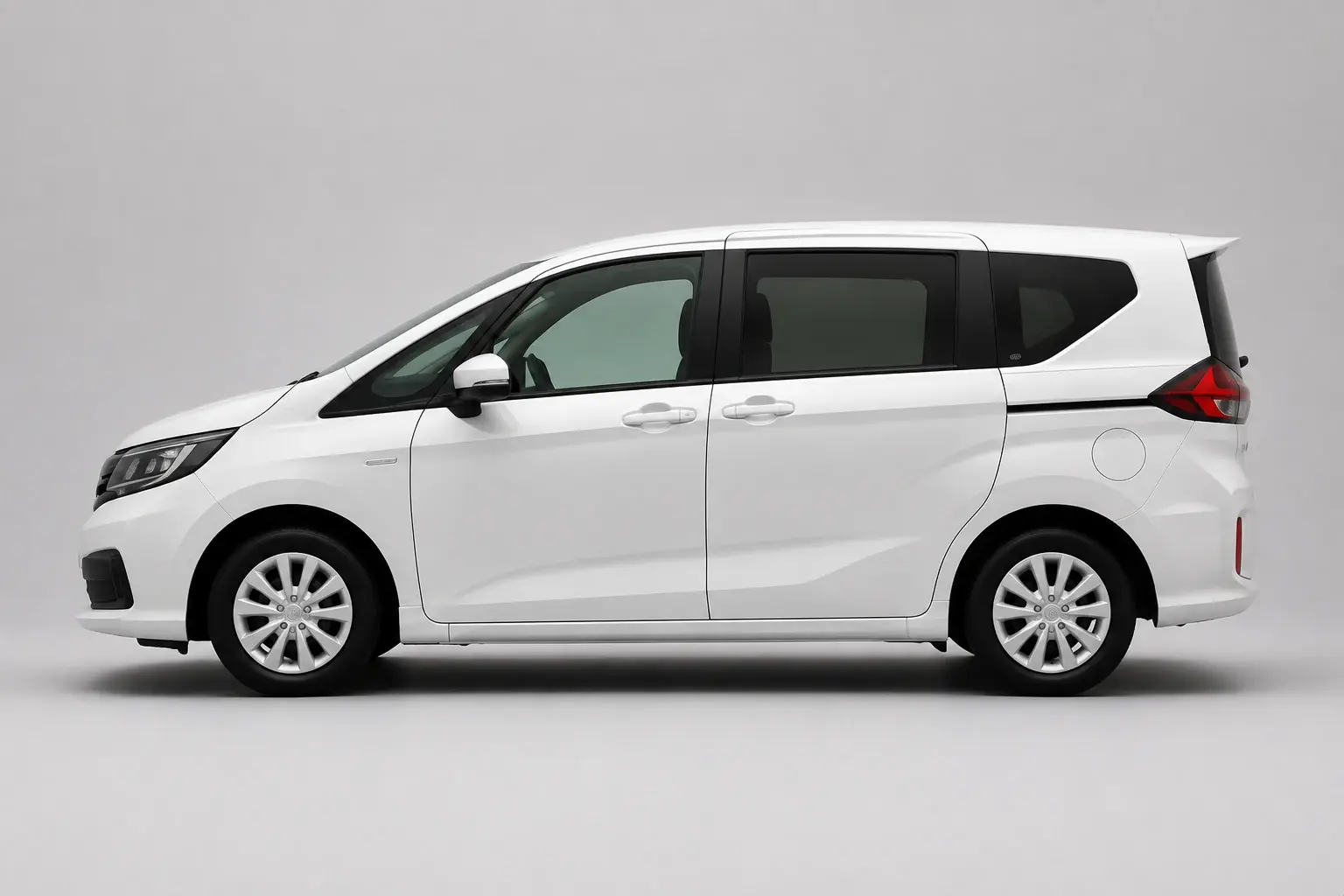 Honda Freed вид сбоку