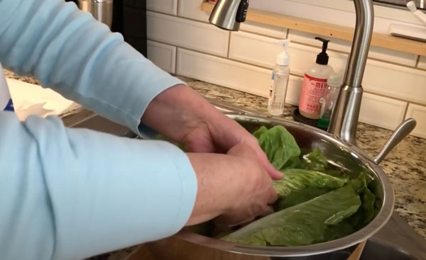 Мытье овощей и фруктов с ионизатором воды