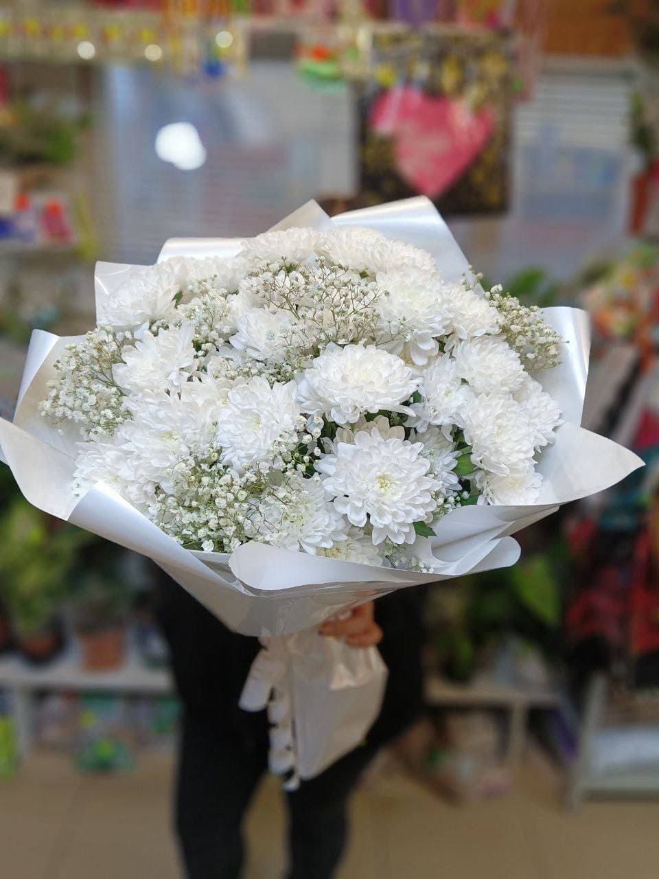 Свежий букет из хризантемы