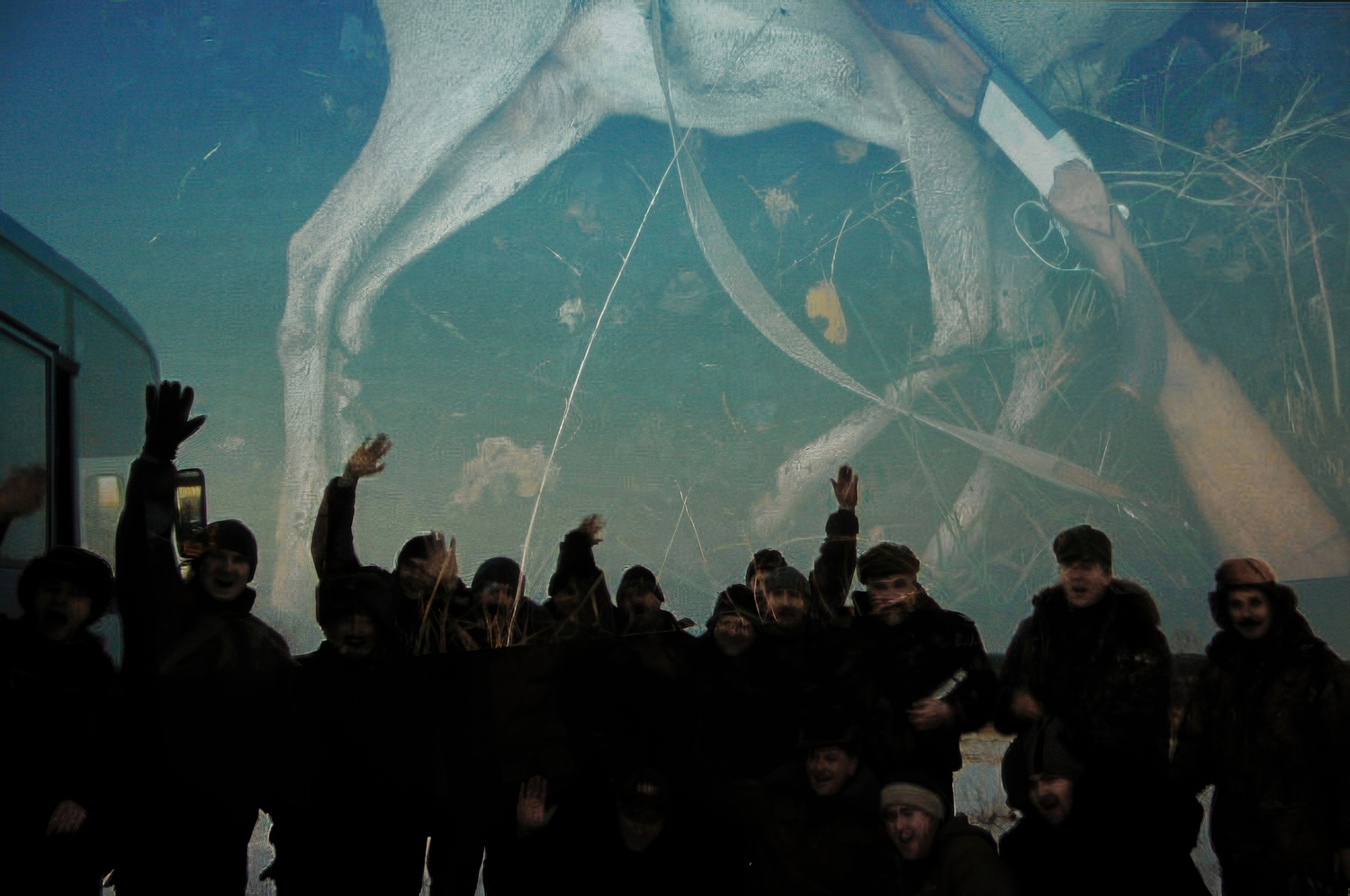 Праца з серыі «Прывітанне, зброя!» Максіма Сарычава