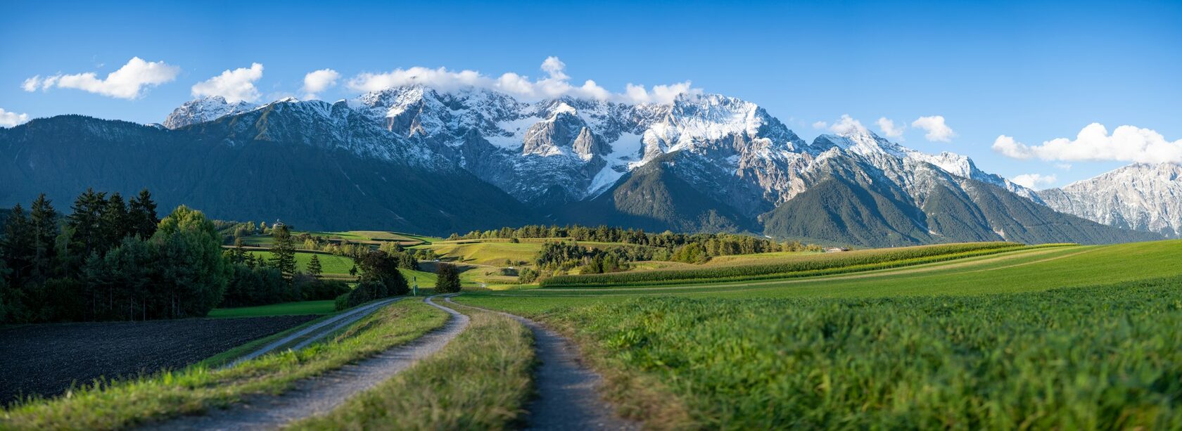 Панорама горных пейзажей