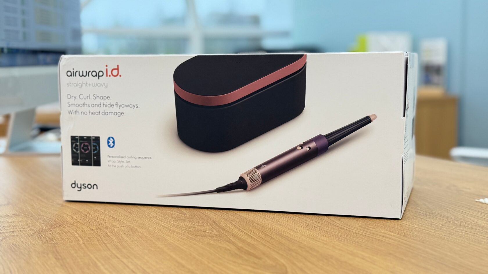 Лучшие стайлеры Dyson 2025 года: сравнение моделей HS05 и i.d. HS08