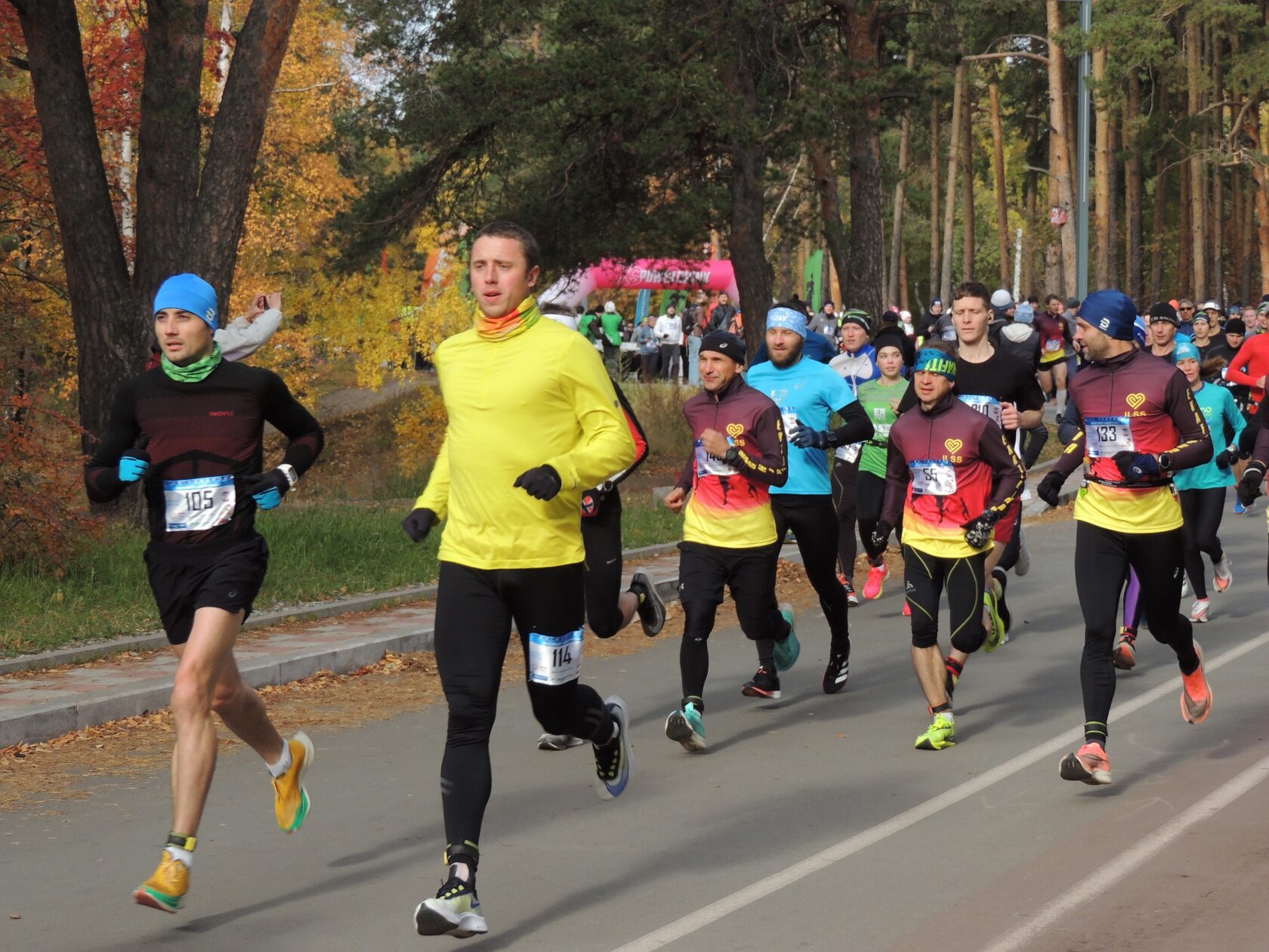 Holiday run. Екатеринбург школа 24 Шарташ. Новости о Шарташе. Беговой фестиваль «не спать».