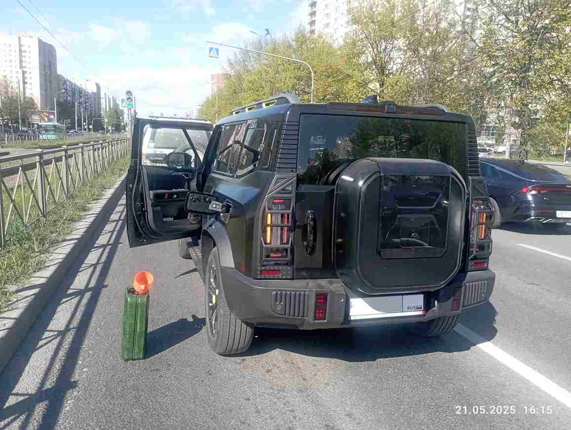 Доставка бензина к автомобилю Jetour на проспект Энгельса в Выборгском районе Санкт-Петербурга