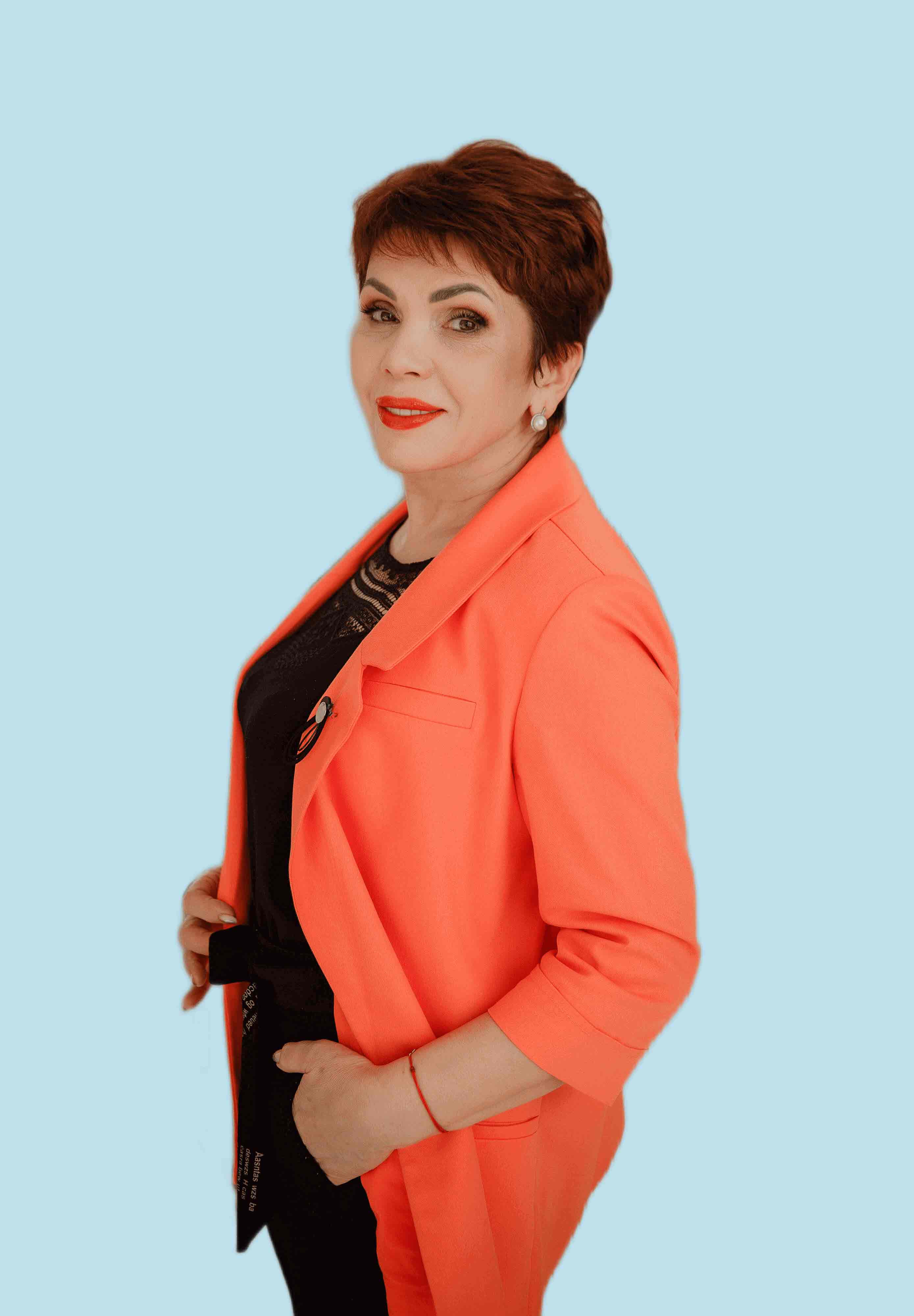 Лола Расулова